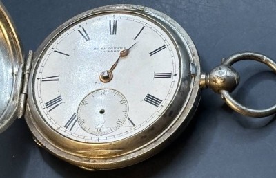 Auktion 364<br>engl. Taschenuhr in Silbergehäuse, mit Deckel vorne und hinten,kein Glas, Sekundenzeiger fehlt, Schlüsselwerk steht, London 1879, D-5 cm, 98 gr. [1]