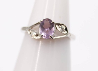 Auktion 364<br>Silber-Ring, Amethyst und klare Steine, 2,3gr., RG 53 [1]