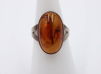 Auktion 364<br>835er Silber-Ring, mit Bernstein-Cabuchon, 2,8gr., RG 55 [1]