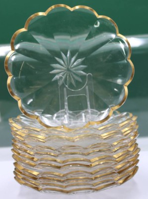 Auktion 364<br>12x Kristallschalen, mittig Sternschliff, breiter Goldrand, D-ca. 18 cm [1]