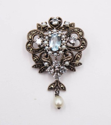 Auktion 364<br>935er Kettenflyer, klare und blauer Stein, ca. 3,3cm, 4,1gr. [1]