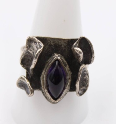 Auktion 364<br>835er Silber-Ring, lila Stein, 10,2gr., RG 61 [1]