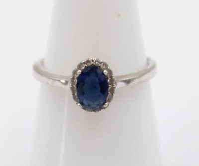 Auktion 364<br>925er Silber-Ring mit blauen Stein umringt von klaren Steinen, RG 56/57, 2,2gr. [1]