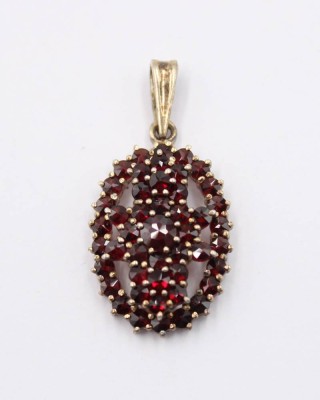 Auktion 364<br>Anhänger, Granat, 900er Silber, 3,7gr., , 3,3cm [1]