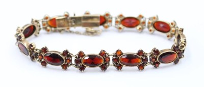 Auktion 364<br>925er Silber-Armband, Granat, 16,4gr., L-19cm [1]