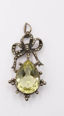 Auktion 364<br>925er Silber-Anhänger, hellgrüner facc. Stein u. Markasiten, L-4,5cm, 7,7gr. [1]