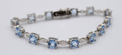 Auktion 364<br>Silberarmband, 925 Silbe, mit Blauen  und klaren Steinen . [1]