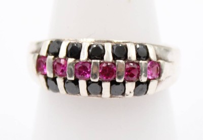Auktion 364<br>925er Silber-Ring, schwarze und rosa Steine, 5,6gr., RG 58 [1]