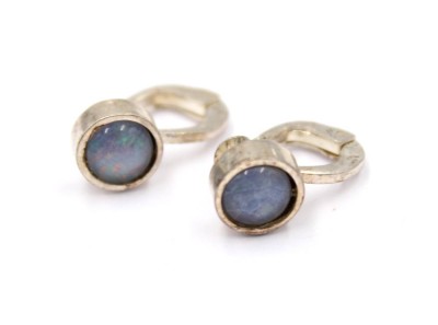 Auktion 364<br>Paar Ohrclips mit Opal, 800er Silber, 3,1gr., ca. L-1,5cm [1]