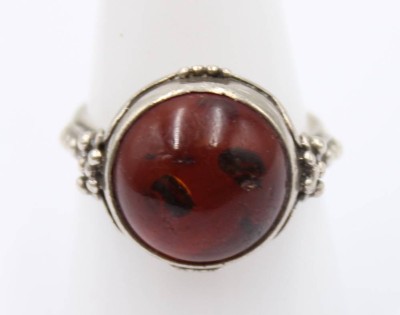 Auktion 364<br>925er Silber-Ring mit Bernstein, 4,5gr., RG 60 [1]