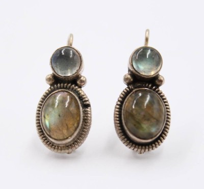 Auktion 364<br>Paar Ohrhänger, 925er Silber mit Labradorit, 6,4gr., L-2,7cm [1]