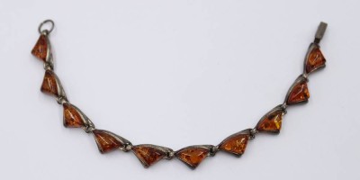 Auktion 364<br>925er Silber-Armband, Bernstein, ca. 10,5gr., L-17cm [1]