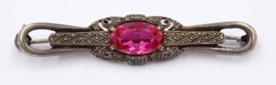 Auktion 364<br>Broche, 925er Silber, älter, lila Glasstein, 6,1gr., L-5,2cm [1]