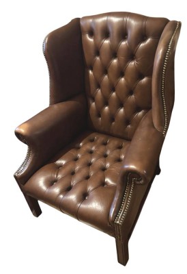 Auktion 364<br>Ohrenbackensessel, orig. Büffelleder, engl. Sessel, mit orig. Rechnung, linke Armlehne mit Kratzspuren, Rechnung anbei [1]