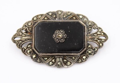 Auktion 364<br>825er Silber-Brosche/Anhänger, Onyx und Markasiten, 14,7gr., 5 x 3,3cm [1]