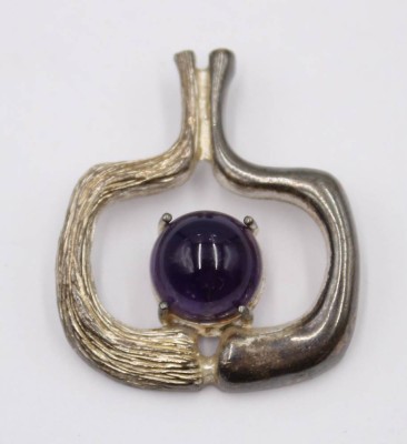Auktion 364<br>835er Design-Anhänger, Amethyst, 7,3gr., 3,2 x 2,8cm [1]