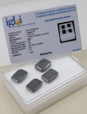 Auktion 367<br>4x schwarze Moissanite, 77ct, Zertifikat anbei [1]
