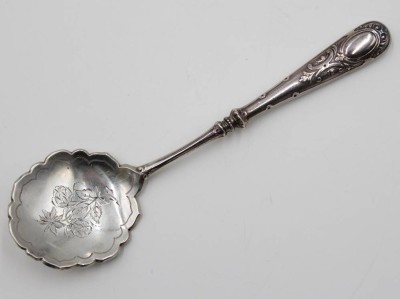Auktion 364<br>Sahnelöffel, 800er Silber, um 1900, 1x Druckstelle, 15,5gr., L-15cm [1]