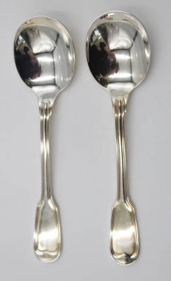 Auktion 364<br>2x Kompottlöffel, Christofle Paris, Augsburger Faden, versilbert, L-16,3cm [1]