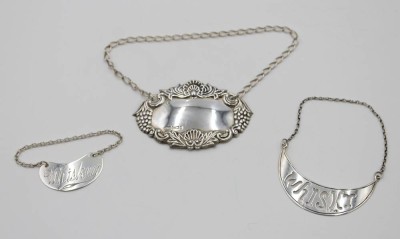 Auktion 364<br>3x Flaschen-Label, Sterling, England, 2x Whisky, zus. 15,9gr., 3 bis 6cm [1]