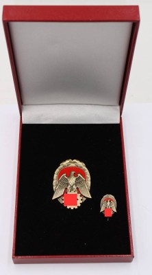 Auktion 364<br>2 Ordensrepliken in Etui, Pionier der Arbeit [1]