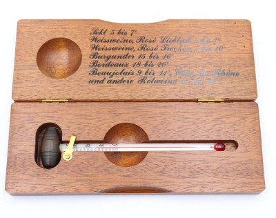 Auktion 364<br>Wein-Thermometer in Holzkasten, neuzeitl., L-14cm [1]