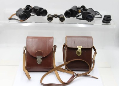 Auktion 364<br>2x div. Ferngläser sowie ein älteres Opernglas, je mit leichten Gebrauchsspuren [1]