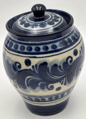 Auktion 364<br>Deckeldose, blaues Dekor, wohl 19.Jhd?, H-18 cm [1]