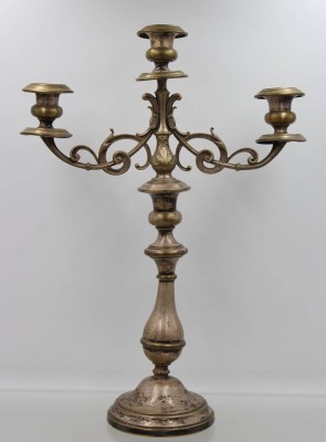 Auktion 364<br>hoher Leuchter, 3flammig, 19. Jhd., Altersspuren, 2tlg., ca. H-41cm B-29cm [1]
