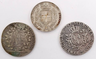 Auktion 364<br>3x alte Silbermünzen, 1x Frankreich 1767, 1xItalien Königreich Sardinien 5 Lire  1849, 1x Sachsen 1768, Konventionsthaler, gelocht, [1]