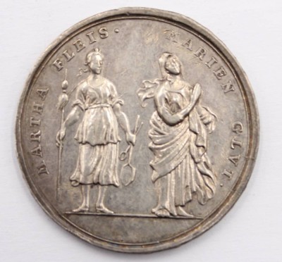 Auktion 364<br>Hochzeitsmedaille, Leipzig um 1700, Silbermedaille o.J. (P. H. Müller) Rahel mit Schäferstab und Ruth mit Ährenbüschel, SCHÖN WIE RAHEL. - KLUG WIE RUTH / Martha mit Spinnrocken und Kochgeschirr und betende Maria, MARTHA FLEIS. - MARIEN GLVT. Erhabene Randschrift: * FRAVEN= ZIMMER HEVRATGVTT. 37 mm, 14,85 g [1]
