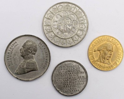 Auktion 364<br>4x alte Gedenkmedaillen etc., div. Materialien, ua. Aachen Gedenkmedaille zur Heiligtumsfahrt 1875, WÜRTTEMBERG MEDAILLE 1864 Wilhelm I. (1816-1864) zum Tode, Not Goldmark Bielefeld , 1923, Suite Antoninus Pius Zinn 32 mm/ 11,9 g [1]