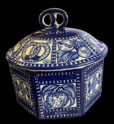 Auktion 364<br>Keksdose Bahlsen , Entw. Gertrud Kraut 1914, Jugendstil Werbung , H-16 cm, D-19 cm [1]