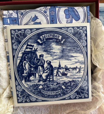 Auktion 364<br>11 Fliesen als Untersetzer, Monate, September fehlt, Blaumalerei, Delft, ca. 12x12 cm [1]