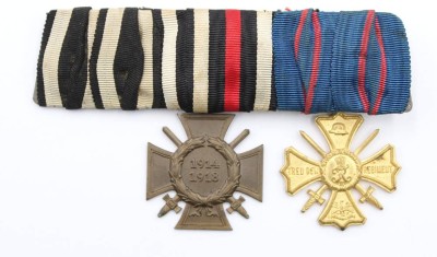 Auktion 364<br>Ordensspange mit 2 Abzeichen, Frontkämpfer-Kreuz und  Regimentsabzeichen, Kaiserreich [1]