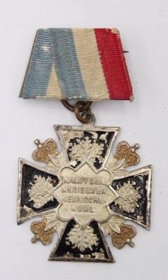 Auktion 364<br>Kriegerverein-Kreuz am Band, Neukirchen, um 1880, Altersspuren [1]