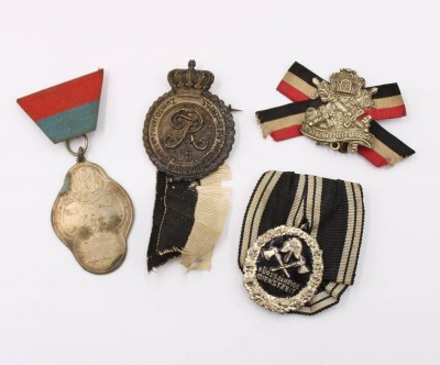 Auktion 364<br>4x Abzeichen, Kriegervereine und 1x Feuerwehr [1]