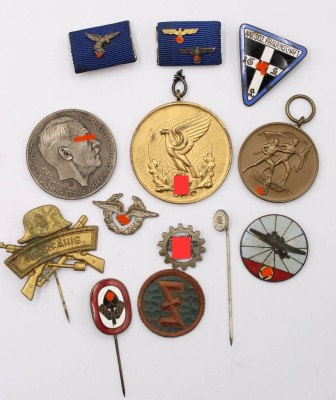 Auktion 364<br>Konvolut Kleinabzeichen, 3. Reich [1]