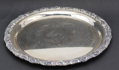 Auktion 364<br>schwere versilberte Platte, D-32 cm, 830 gr, leichte Gebrauchsspuren [1]