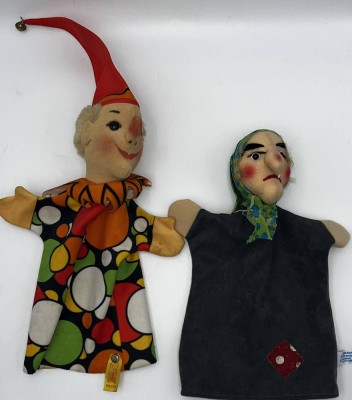 Auktion 364<br>Handpuppen m. Filzkopf, 1x Kasper (Steiff, K+F) & 1x Großmutter, H: 41cm & 29cm [1]