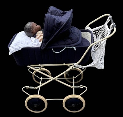 Auktion 364<br>Vintage Puppenwagen, 70-er Jahre, mit Puppe H-75 cm, L-80 cm [1]