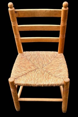 Auktion 364<br>Holz Kinderstuhl, Sitzfläche Geflecht, H-71 cm, Sitzhöhe 34 cm, guter Zustand [1]