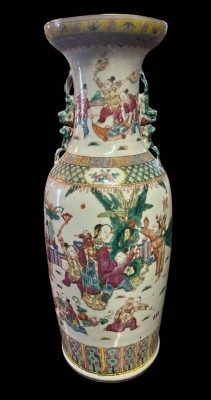 Auktion 364<br>grosse China Vase, reiche Figurenbemalung, wohl 19?. Jhd., guter Zustand, H-61 cm, D-ca. 24 cm [1]