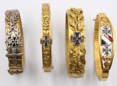 Auktion 364<br>4x patriotische Armreifen aus Granaten-Messing, alle 1914-18, 2x signiert [1]