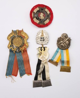 Auktion 364<br>4x  Abzeichen, Kriegervereine [1]