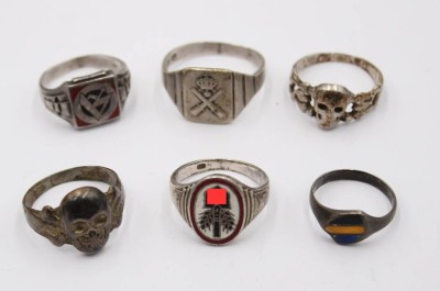 Auktion 364<br>6x div. Ringe,  u.a. 2x Totenkopfringe, SA-Ring, RAD-Ring [1]