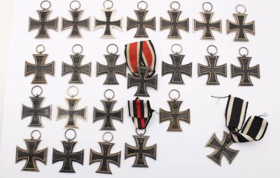 Auktion 364<br>23x Eiserne Kreuze, 2. Klasse, 1. WK, teilw. mit Hersteller [1]