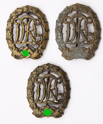 Auktion 364<br>3x Reichssportabzeichen in Bronze, 3.Reich, 1x entnazifiziert [1]