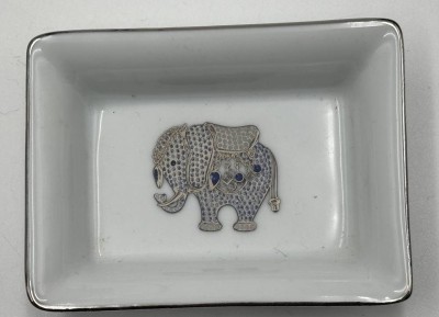 Auktion 364<br>kl. Schälchen mit Elefant, wohl Silber? mit Emaille 
