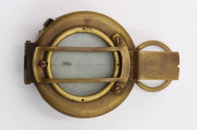 Auktion 364<br>maritimer Hand-Kompass, wohl England, Marine, älter, ca. D-6cm [1]